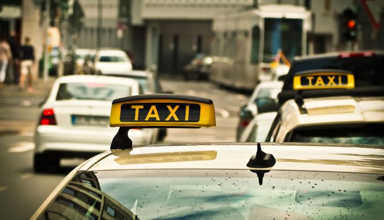Kiedy tak naprawdę warto zamówić taksówkę?